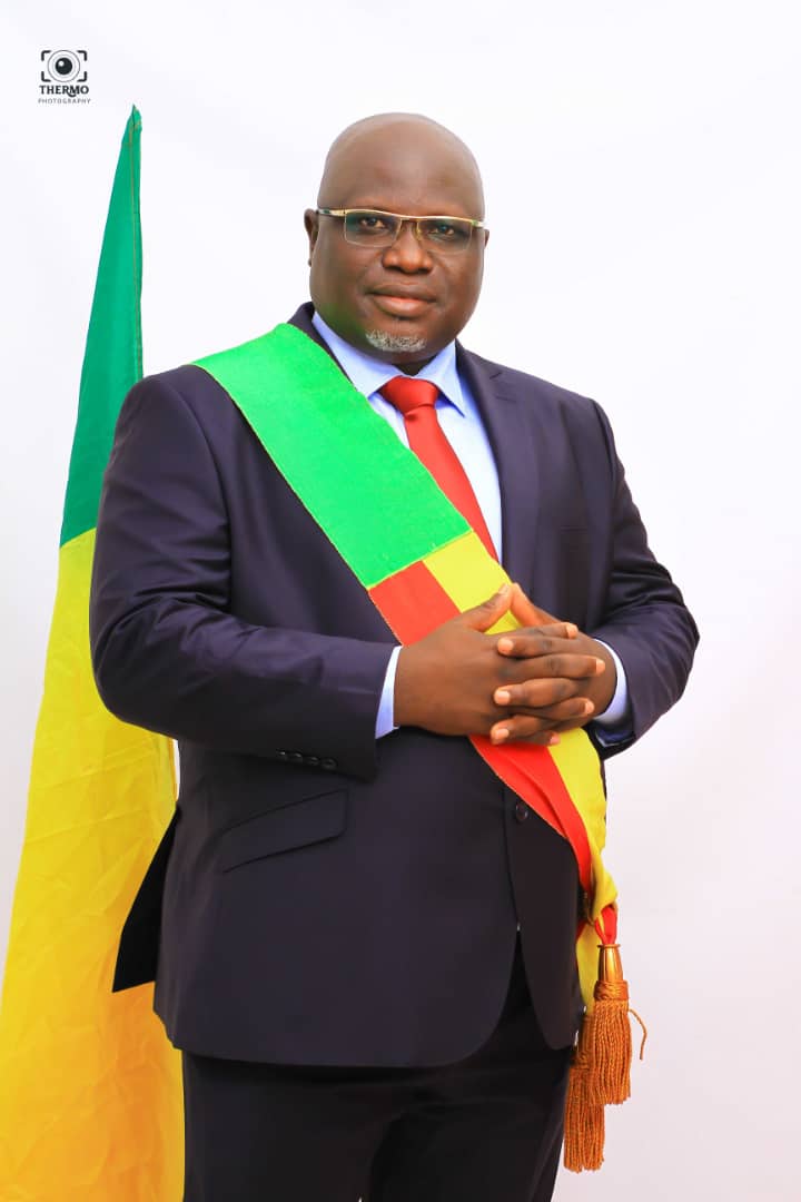 Le Maire d'Aplahoué